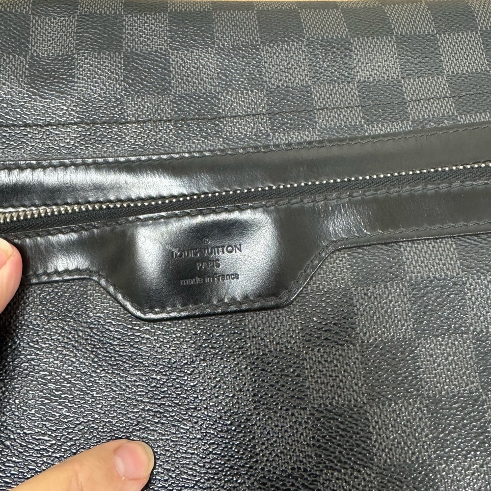Louis Vuitton Damier Graphite Messenger Bag with Original Dust Bag - Picture 8 of 14